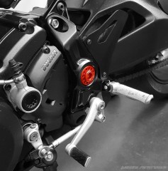 CNC Racing Zentralschrauben Fußrastenanlage für Ducati Monster, Hypermotard & Scrambler